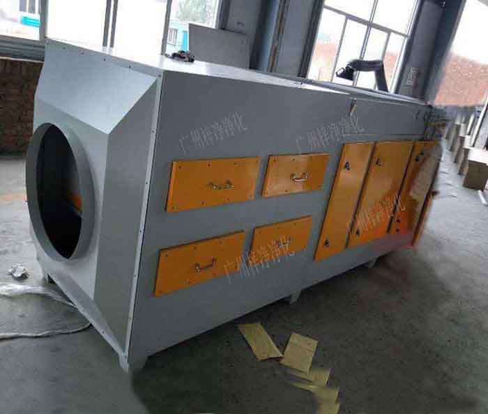 空氣過濾箱出風(fēng)口有兩種做法,圓形和方形兩種 空氣過濾箱出風(fēng)口有兩種做法,圓形和方形兩種